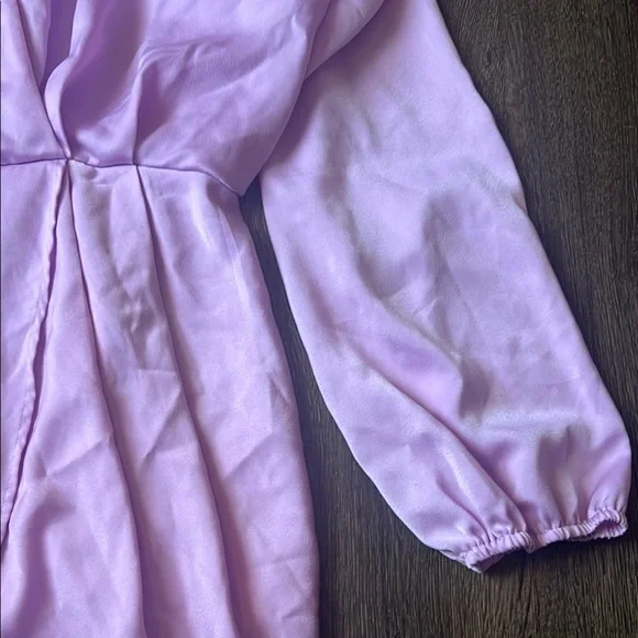 Entro Purple Perfection Pleated Dress
Medium satin - Picture 9 of 10